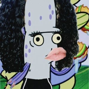 Meet your Posher, Deedee